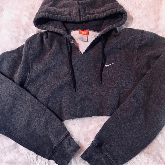 SOLD 💋 Nike women’s cropped hoodie s - Picture 2 of 7